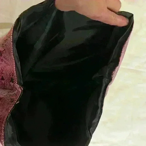 Saks Fifth Avenue tote bag, pink snakeskin, open, no closure, 10”handle,17”x 14” - Picture 4 of 7